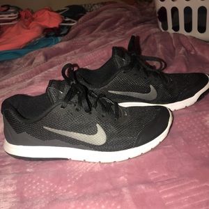 Nike tennis shoes